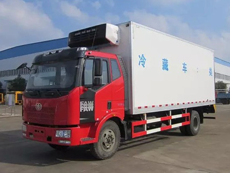 解放J6L 6.8米冷藏車